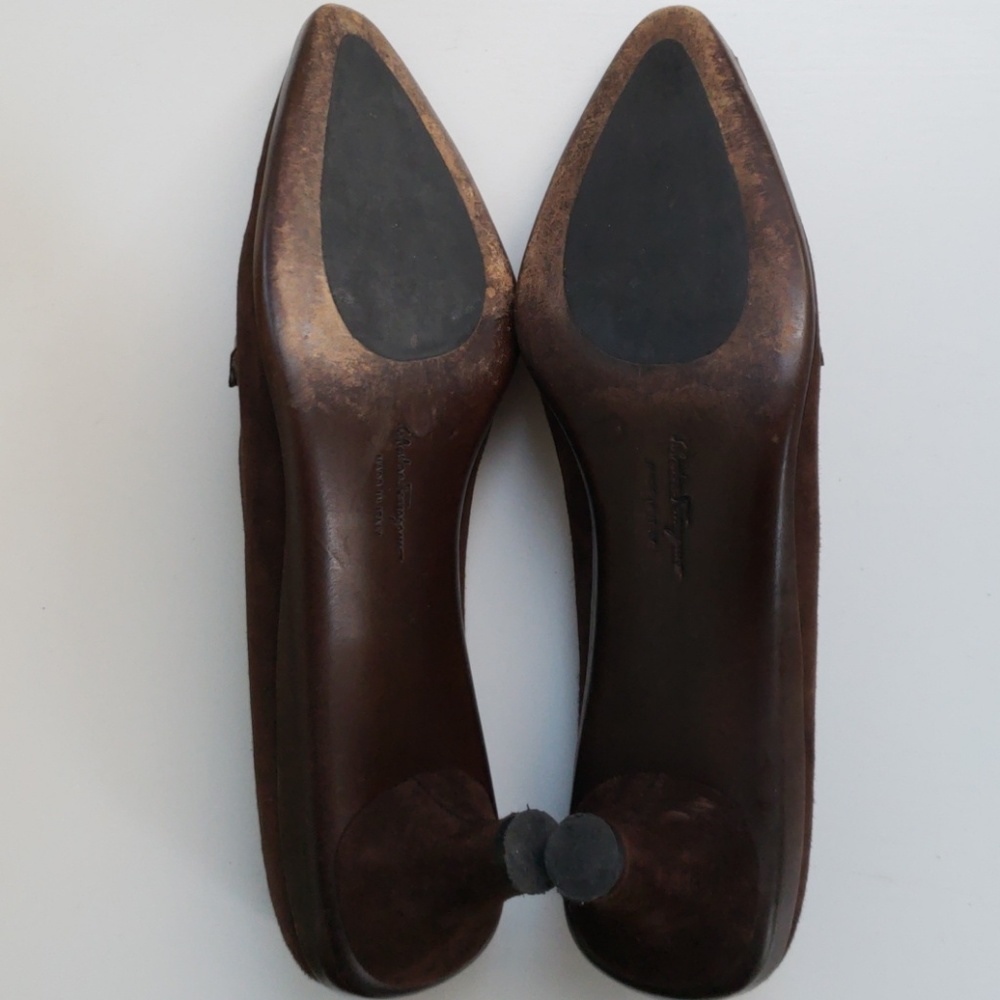 🔥2X HP🔥 VTG Ferragamo suede heels, 7 1/2 B - Picture 6 of 8